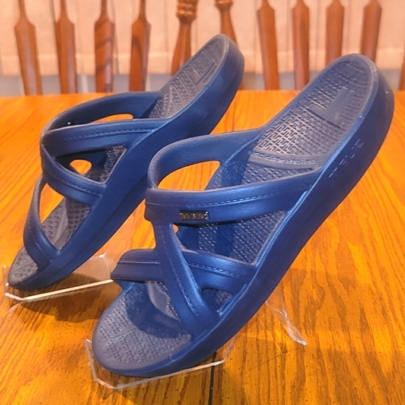 Telic women's size 10 or men's size 9 Mallory slides. - Picture 2 of 7